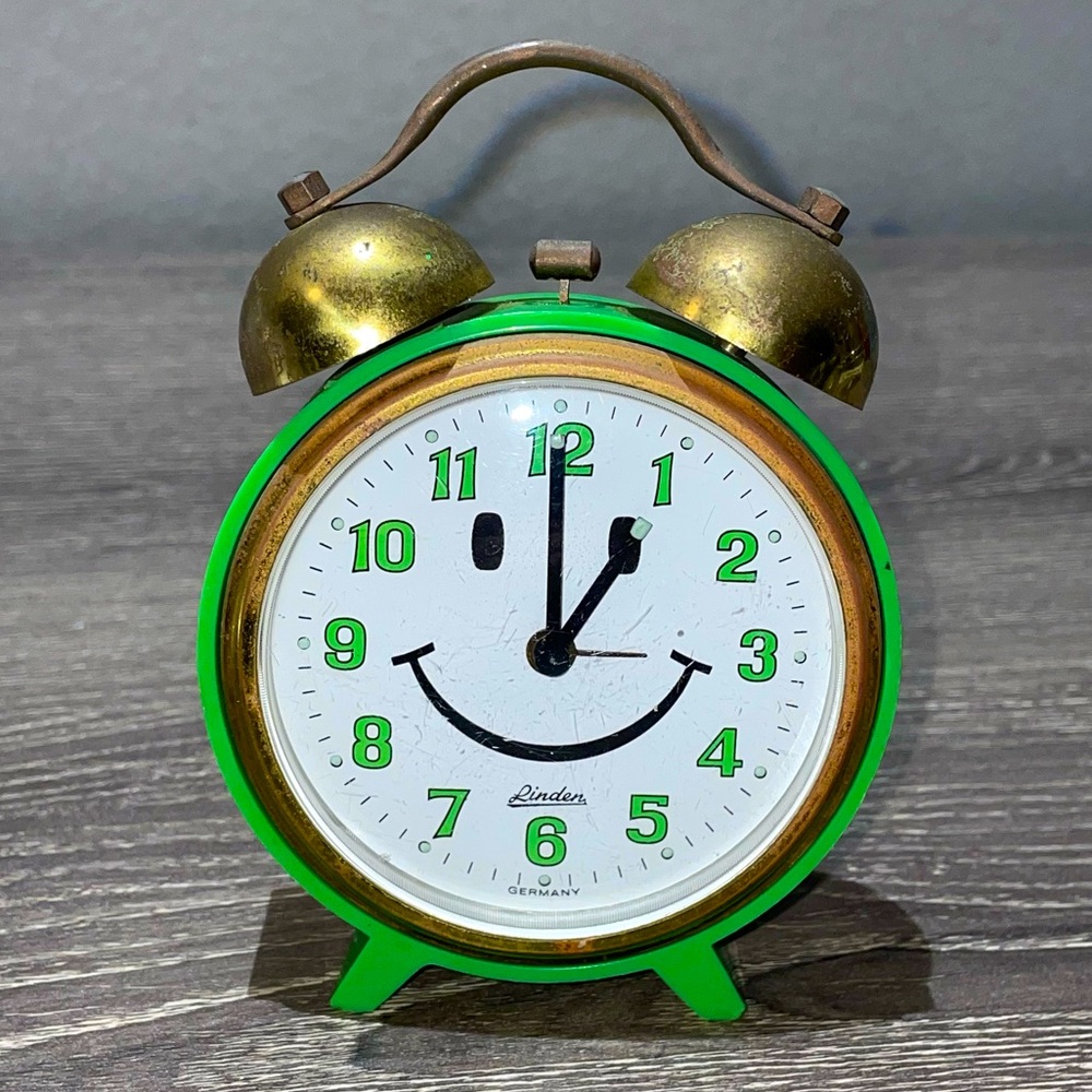 VINTAGE LINDEN ALARM CLOCK Rare Green Made In Germany 4”